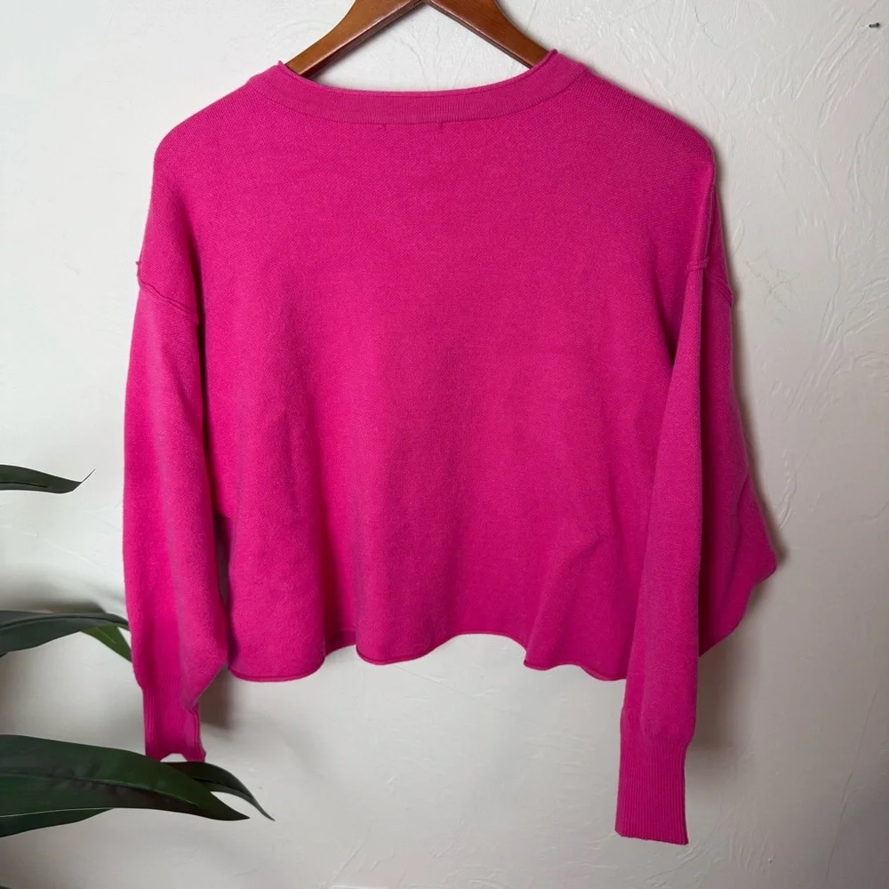 Lumière Hot Pink V-Neck Cropped Sweater – Size Small - Picture 4 of 4